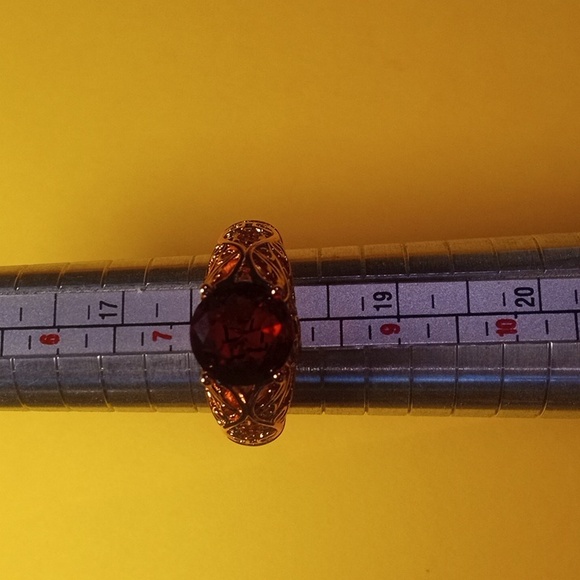 Antique inspired 14k plated cubic zirconia ring size 8 - Picture 4 of 6